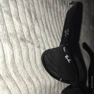 Black ray bans